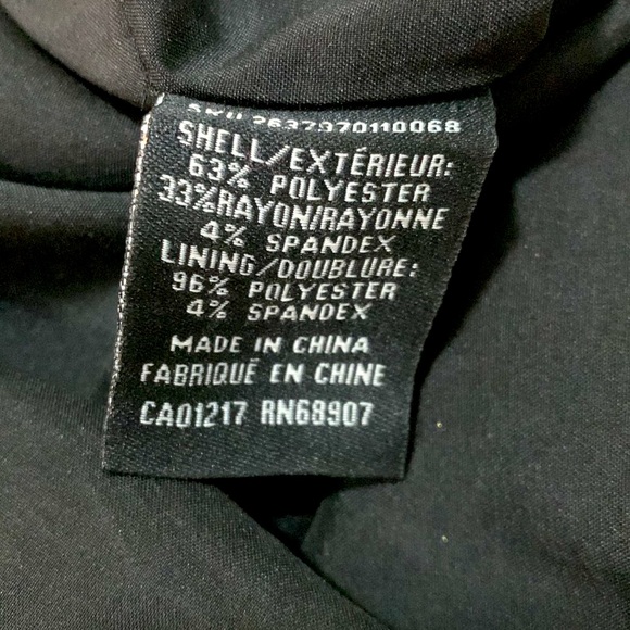 LE CHÂTEAU red dress - Picture 14 of 14